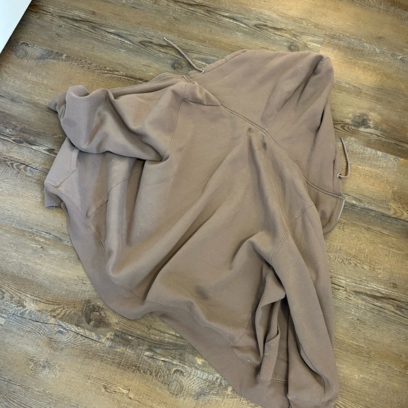 Super cute women’s zip up - Picture 3 of 3